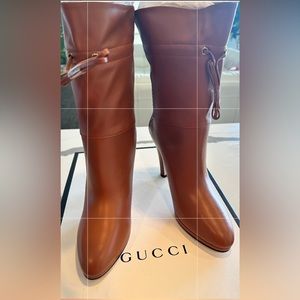 Brand new Gucci
drawstring-tie ankle boots. 100% Authentic